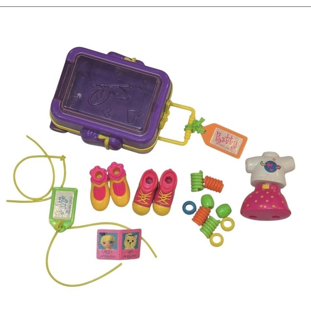 Betty Spaghetty Vtg Doll Accessories Outfit Shoes Suitcase Luggage‎ Travel Dog